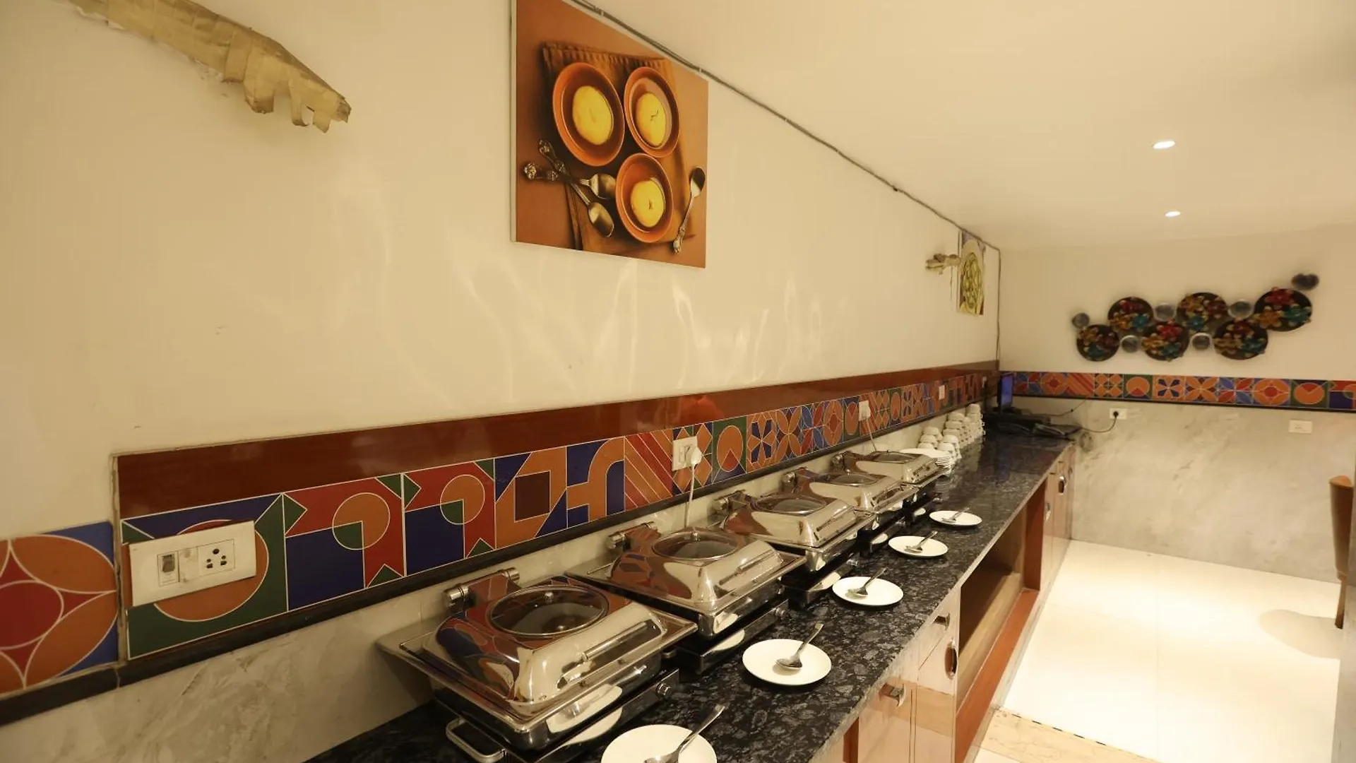 Hotel Elevate Inn - With Complimentary Pickup Or Drop Near Delhi Airport New Delhi