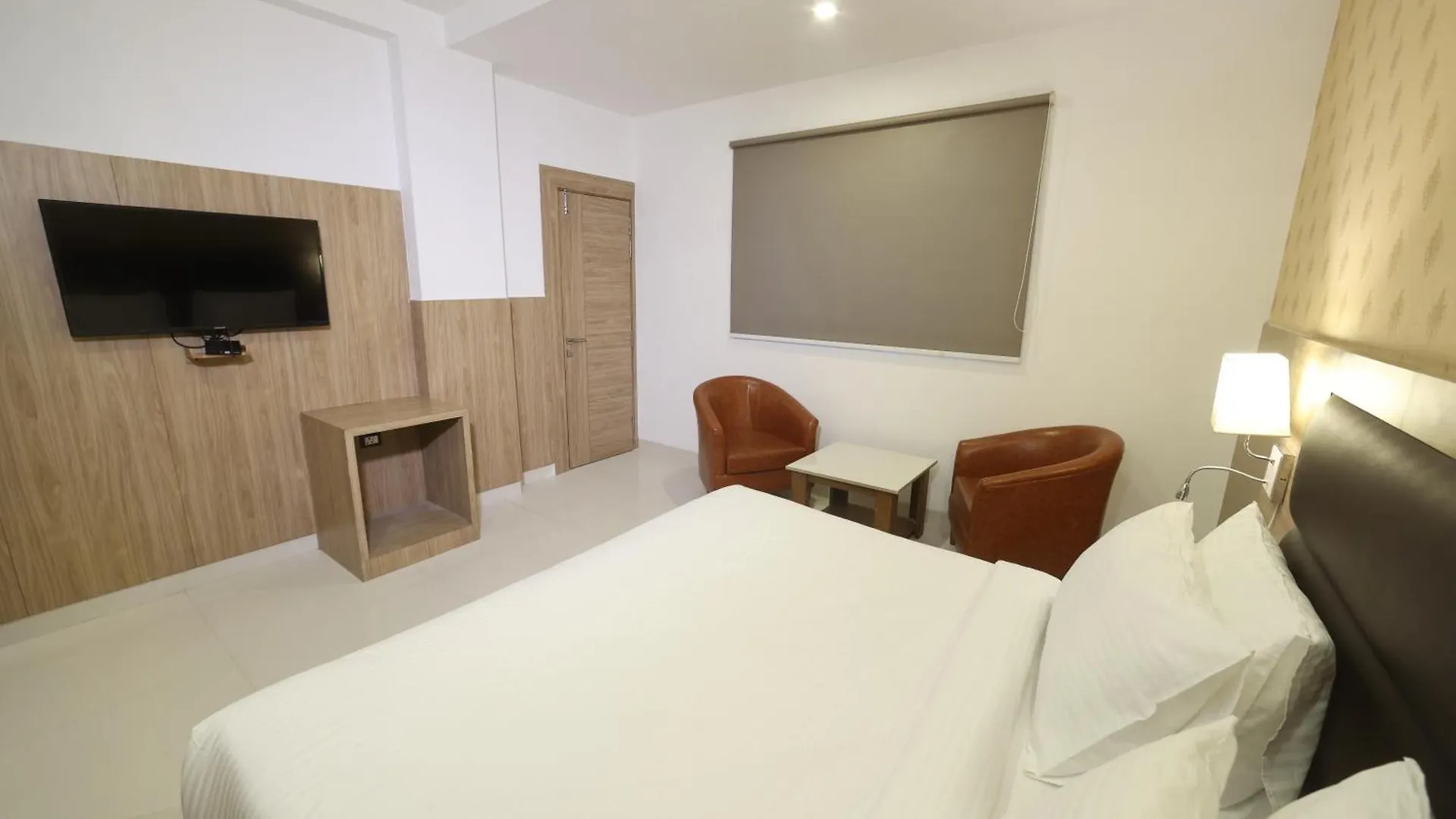 Hotel Elevate Inn - With Complimentary Pickup Or Drop Near Delhi Airport New Delhi
