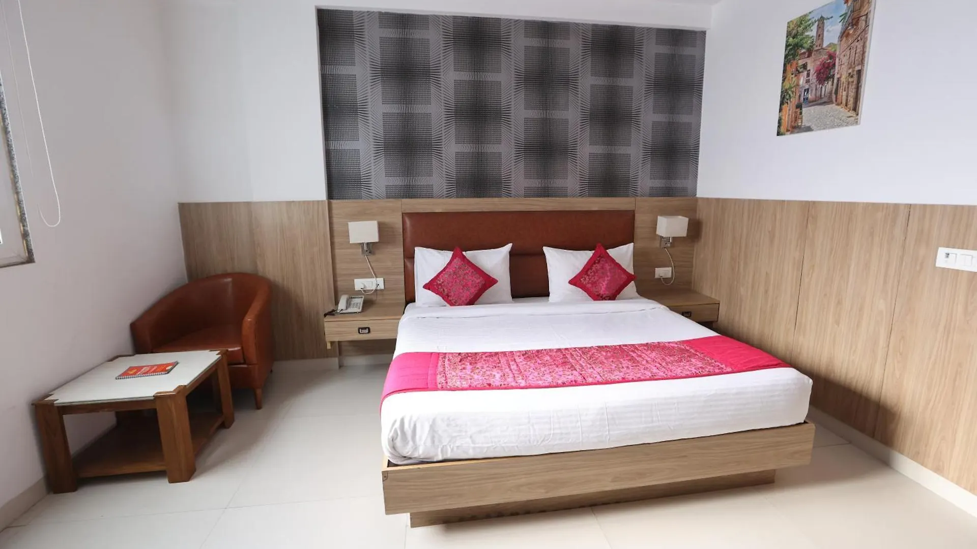 Hotel Elevate Inn - With Complimentary Pickup Or Drop Near Delhi Airport New Delhi