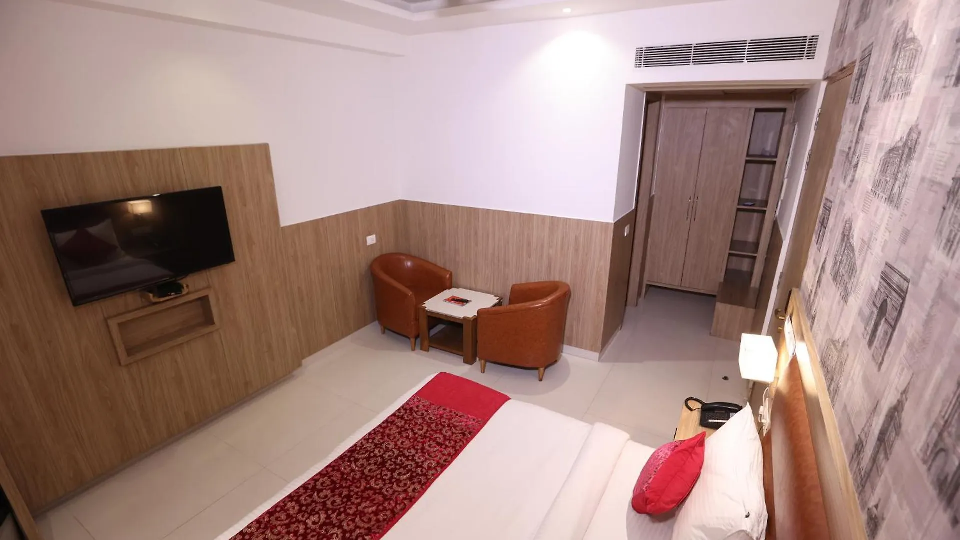 Hotel Elevate Inn - With Complimentary Pickup Or Drop Near Delhi Airport New Delhi 4*,