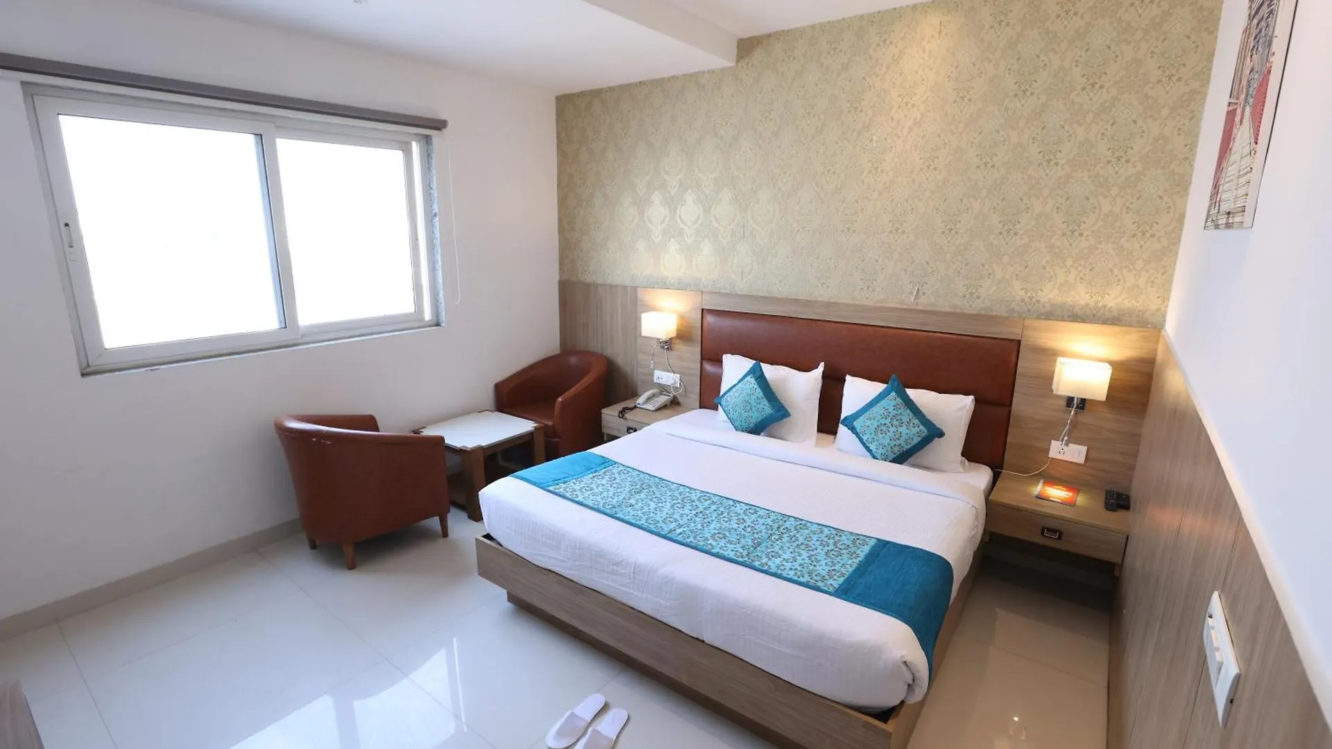 Hotel Elevate Inn - With Complimentary Pickup Or Drop Near Delhi Airport New Delhi 4*,