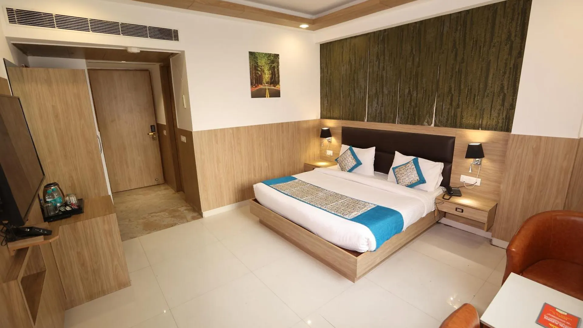 Hotel Elevate Inn - With Complimentary Pickup Or Drop Near Delhi Airport New Delhi