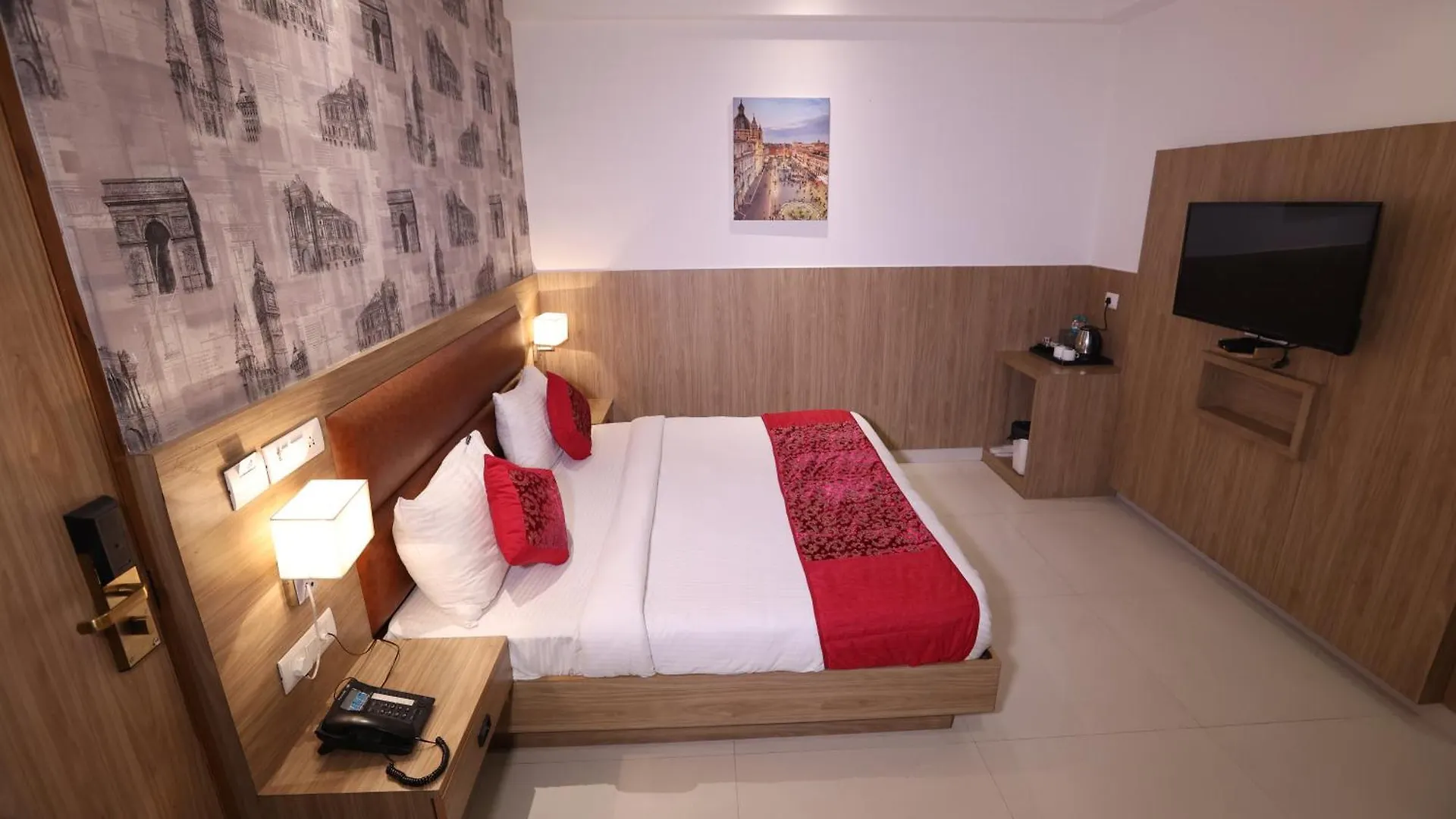 Hotel Elevate Inn - With Complimentary Pickup Or Drop Near Delhi Airport New Delhi 4*,