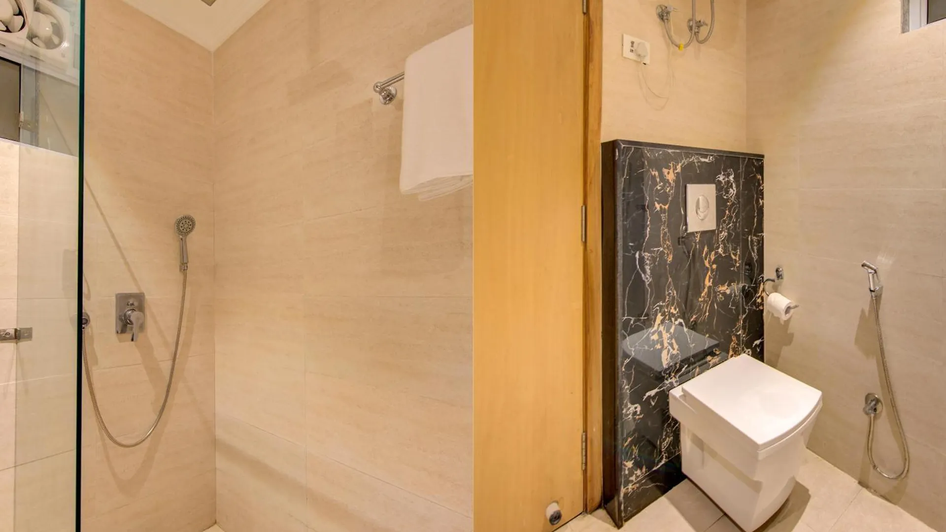 Hotel Elevate Inn - With Complimentary Pickup Or Drop Near Delhi Airport New Delhi