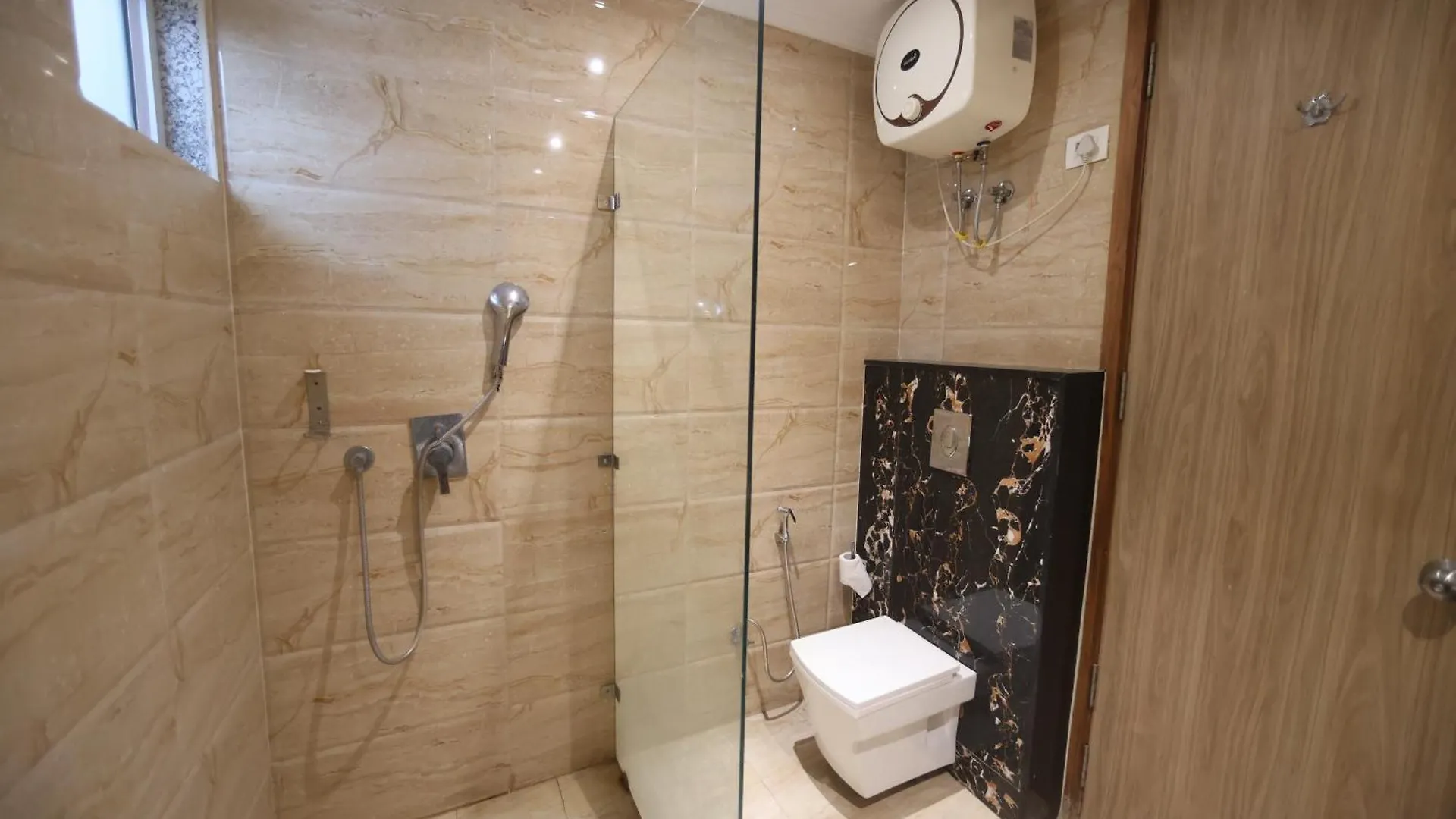 Hotel Elevate Inn - With Complimentary Pickup Or Drop Near Delhi Airport New Delhi