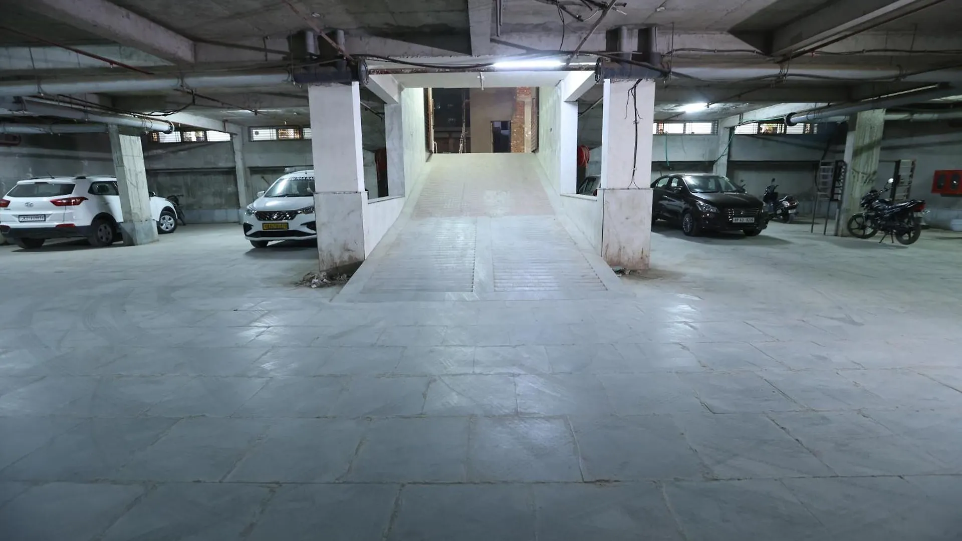 Hotel Elevate Inn - With Complimentary Pickup Or Drop Near Delhi Airport New Delhi